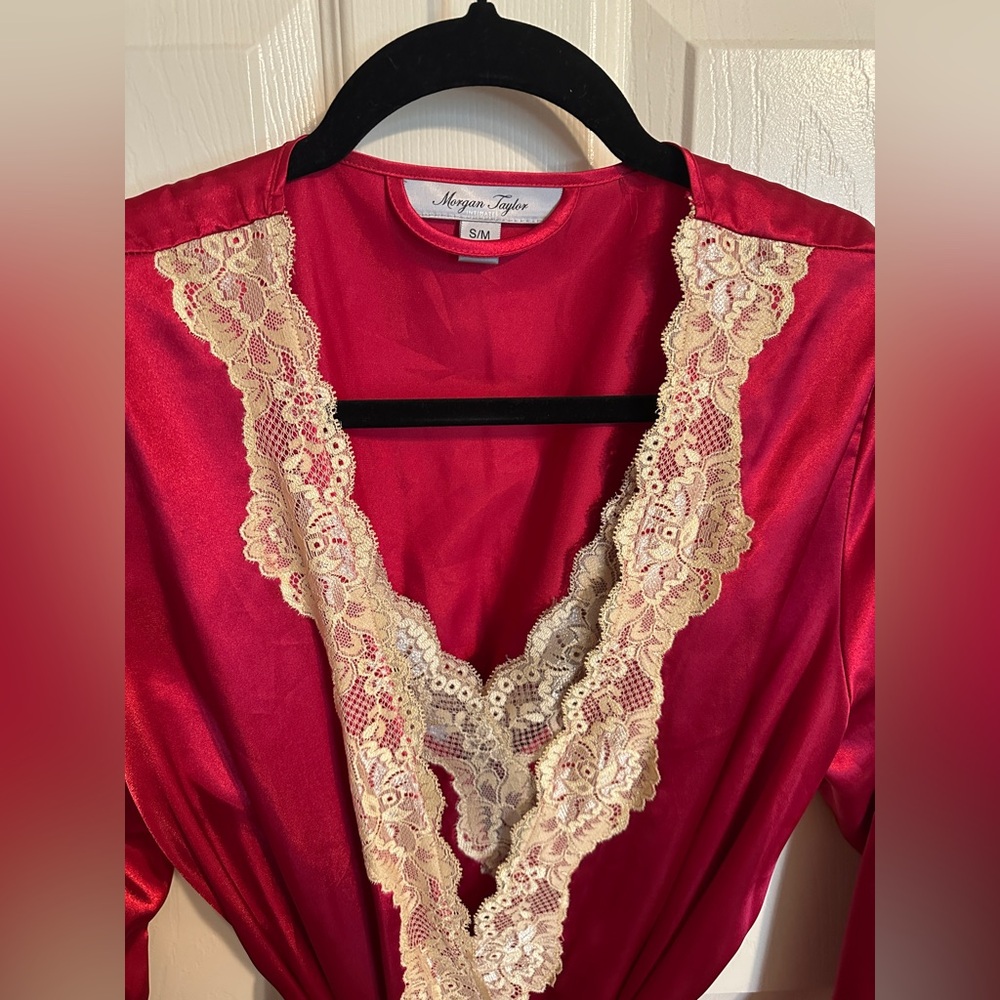 Morgan Taylor Satin Robe & Slip Set w Lace Trim, Red & Cream, Size S/M & M - Picture 3 of 9